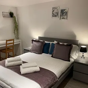 Apartment City Airport Serviced