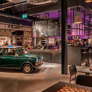 ホテル Moxy ロンドン ヒースロー空港, ハウンズロー